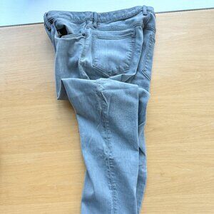 Todd Snyder Slim-Stretch Jeans in Light Gray Wash - 30x30